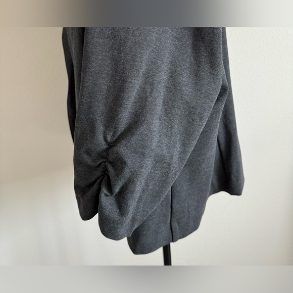 Women’s Studio by Torrid Blazer  Size 3 22/24 Color Gray - Picture 2 of 9